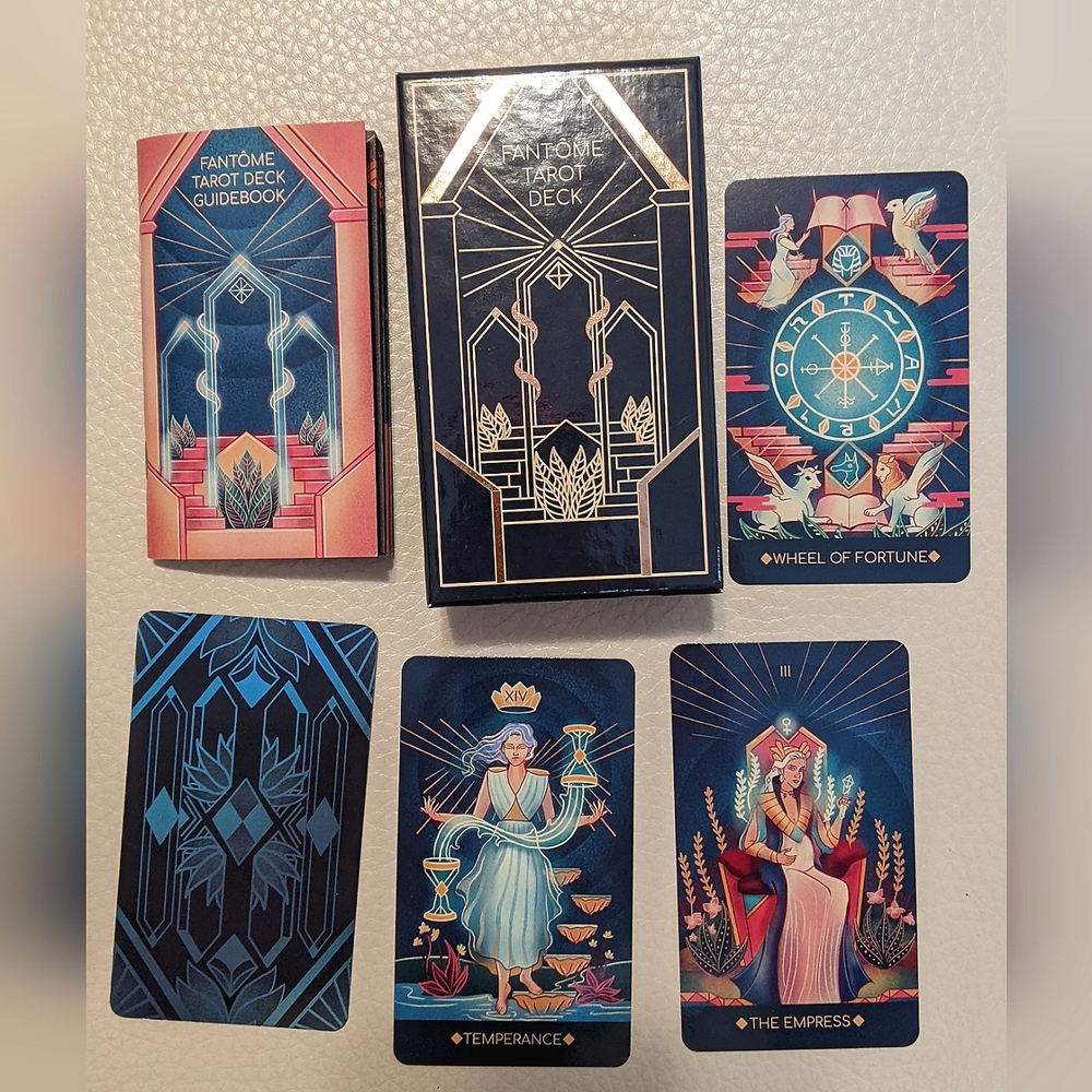 Fantôme Tarot Deck by Lamuci Design